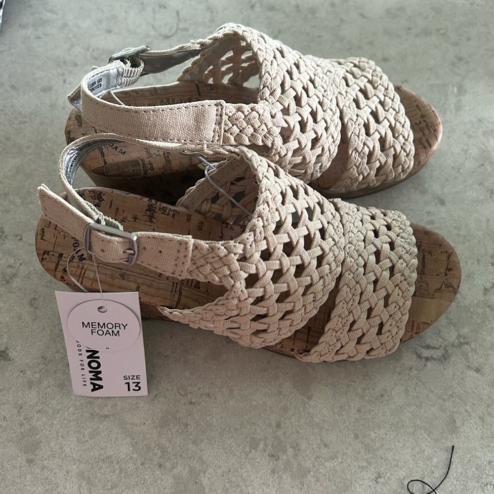 BNWT Girls 13 wedge sandal